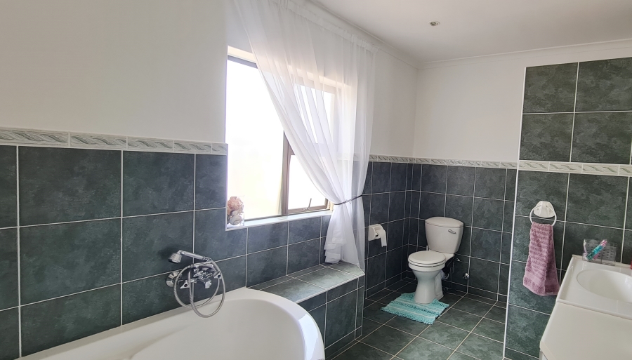 6 Bedroom Property for Sale in Greenways Golf Estate Western Cape